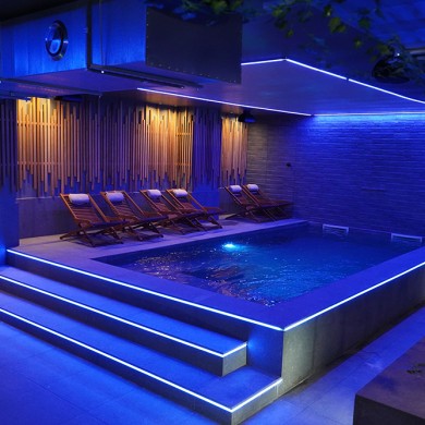 Public SPA for women