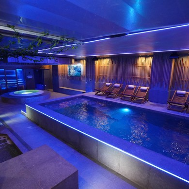 Public SPA for women