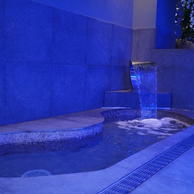 Public SPA for women