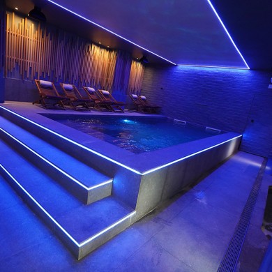 Public SPA for women