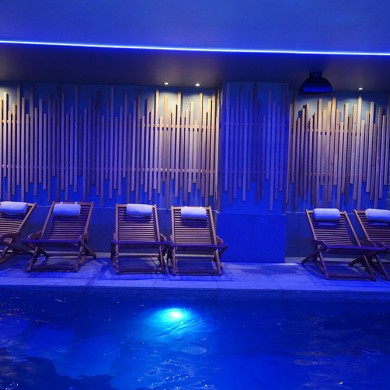 Public SPA for women