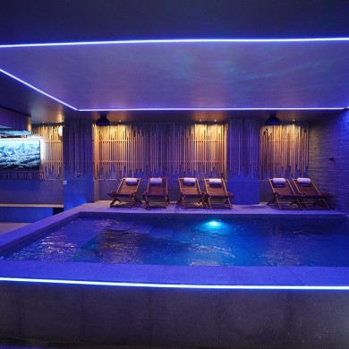 Public SPA for women