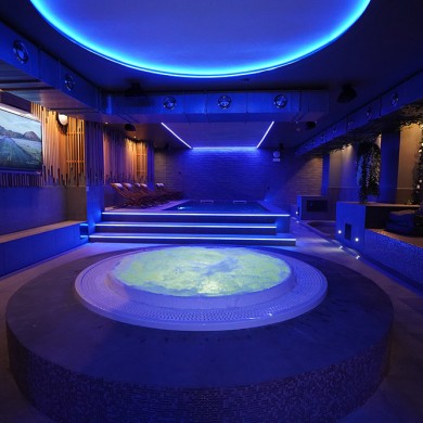 Public SPA for women